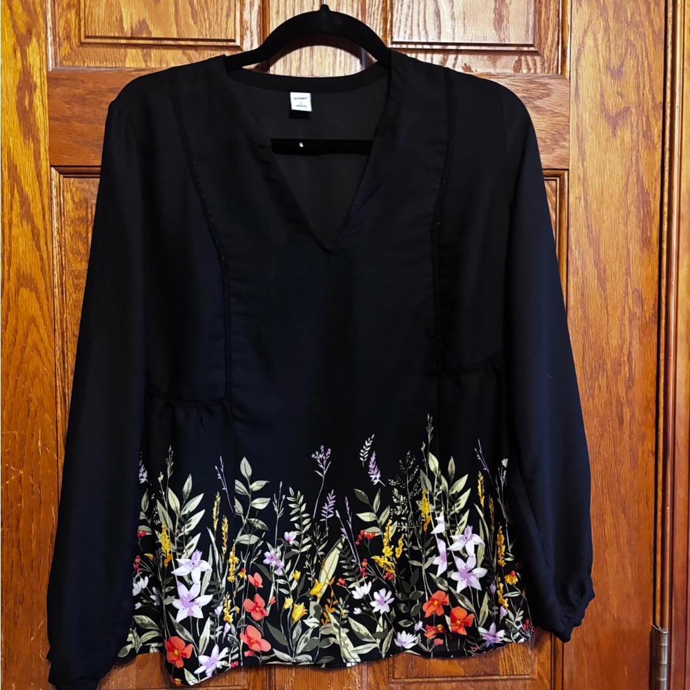 Old Navy Black V-Neck Long Sleeve Blouse with Floral Border